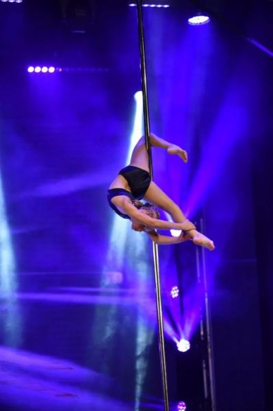 Нововолинські гімнастки привезли 9 медалей з чемпіонату з пілонного спорту та повітряної гімнастики | Новини Нововолинська