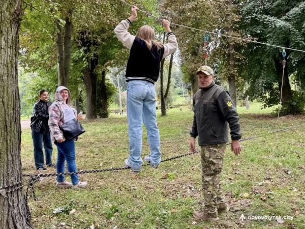 До Дня Захисників та Захисниць відбулися благодійні заходи: збирали кошти для 14 бригади | Новини Нововолинська До Дня Захисників та Захисниць відбулися благодійні заходи: збирали кошти для 14 бригади | Новини Нововолинська