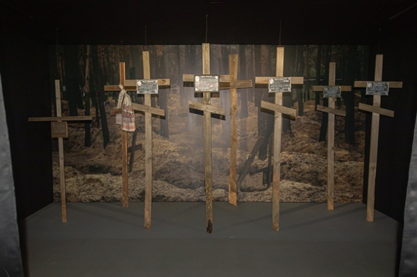 Залужний та Борис Джонсон відкрили в Лондоні виставку Незламна Україна