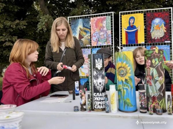 До Дня Захисників та Захисниць відбулися благодійні заходи: збирали кошти для 14 бригади | Новини Нововолинська До Дня Захисників та Захисниць відбулися благодійні заходи: збирали кошти для 14 бригади | Новини Нововолинська