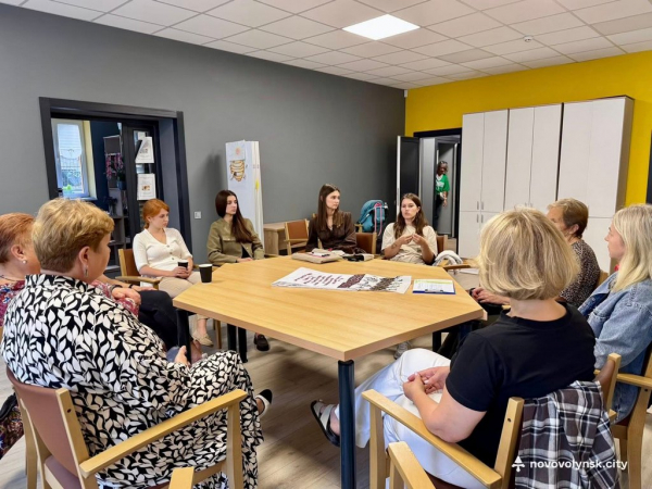 Рідні полонених та зниклих безвісти військових з Нововолинської громади вишивають «Рушник надії» | Новини Нововолинська