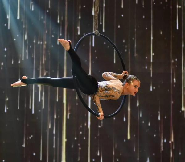 Нововолинські гімнастки привезли 9 медалей з чемпіонату з пілонного спорту та повітряної гімнастики | Новини Нововолинська