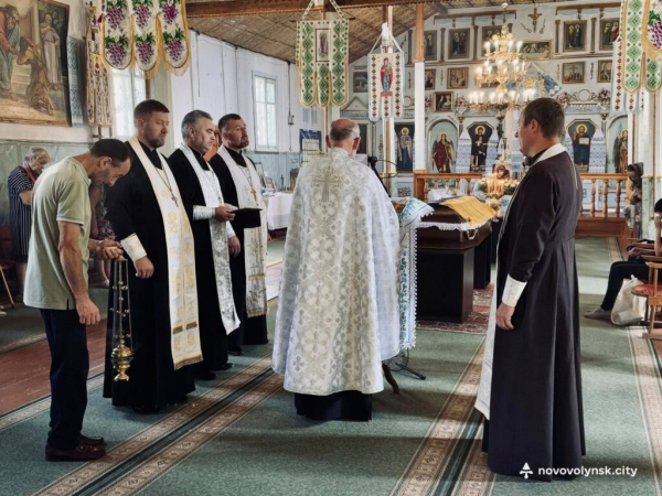 У Нововолинську попрощалися з полеглим Героєм Антоном Ананьїним | Новини Нововолинська