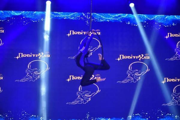 Нововолинські гімнастки привезли 9 медалей з чемпіонату з пілонного спорту та повітряної гімнастики | Новини Нововолинська