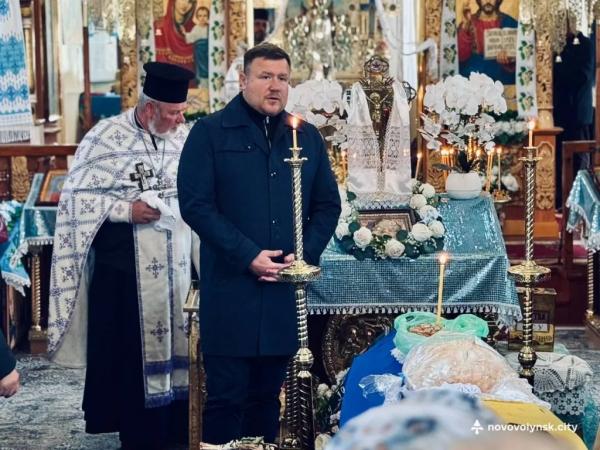 У Нововолинській громаді попрощалися з Героєм Романом Красюковим | Новини Нововолинська