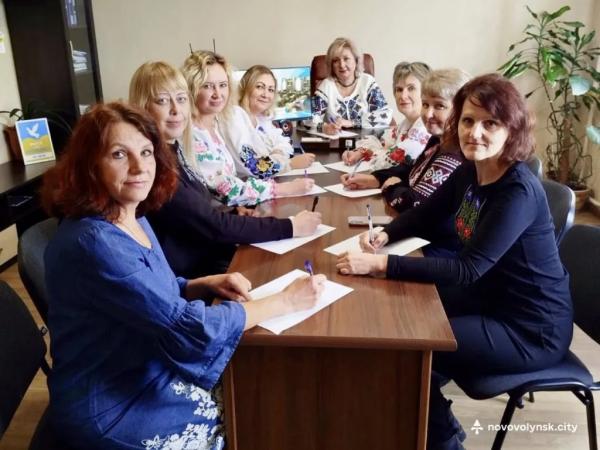 Нововолинська громада долучилася до написання Радіодиктанту національної єдності – 2025 | Новини Нововолинська Нововолинська громада долучилася до написання Радіодиктанту національної єдності – 2025 | Новини Нововолинська