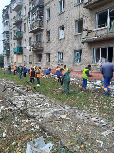 Обстріл Дружківки - пошкоджено будинки - 18 жовтня 2025 :: Донеччина Обстріл Дружківки - пошкоджено будинки - 18 жовтня 2025 :: Донеччина