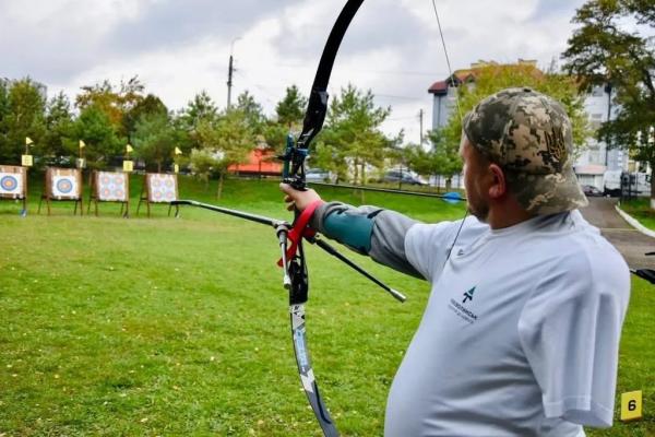 Ветеран з Нововолинська здобув срібло у парастрільбі з лука | Новини Нововолинська