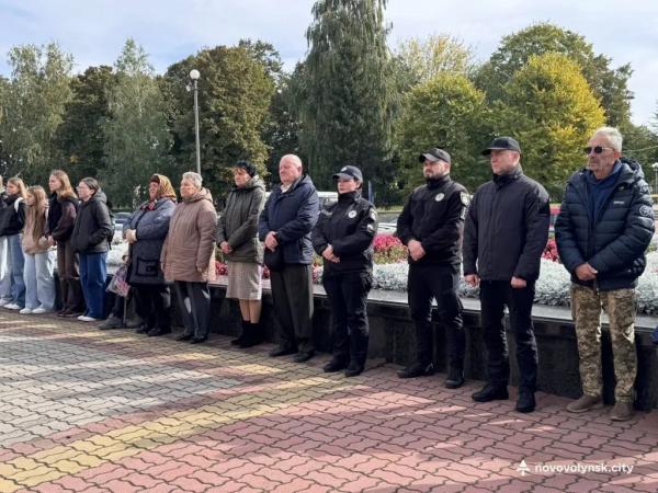 У Нововолинську вшанували пам'ять Захисників України | Новини Нововолинська