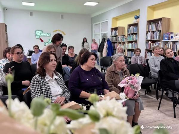 Бібліотекарів Нововолинської громади привітали з професійним святом | Новини Нововолинська