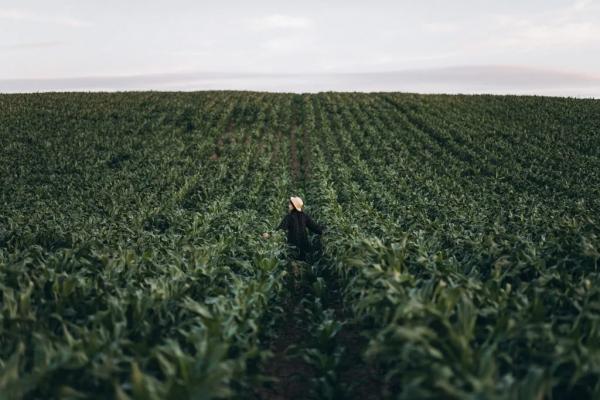Красуня БУГу: Ольга Саблукова фотограф з Нововолинська, яка впевнено доводить: життя після 30-ти тільки починається | Новини Нововолинська
