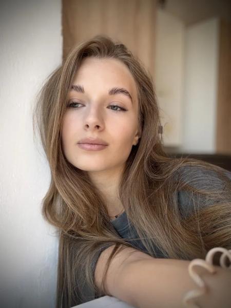 Красуня БУГу: Ангеліна Пикалюк — молода педагогиня, поетеса і SMM-спеціалістка з Нововолинська | Новини Нововолинська