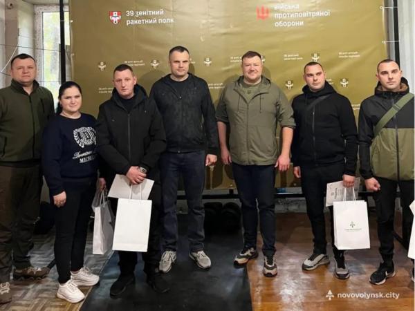 Квадрокоптери, генераторита зарядні станції: з Нововолинська військовим передали необхідне обладнання | Новини Нововолинська