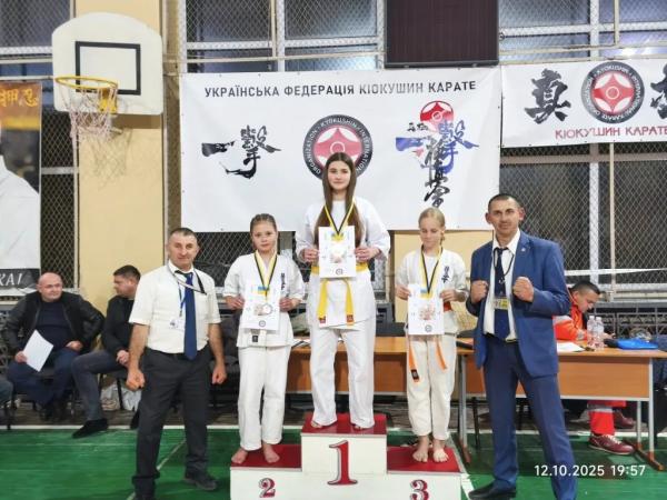 Нововолинські каратисти успішно виступили на Відкритому Кубку Львівщини | Новини Нововолинська