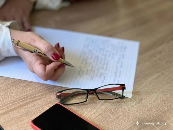 Нововолинська громада долучилася до написання Радіодиктанту національної єдності – 2025 | Новини Нововолинська Нововолинська громада долучилася до написання Радіодиктанту національної єдності – 2025 | Новини Нововолинська