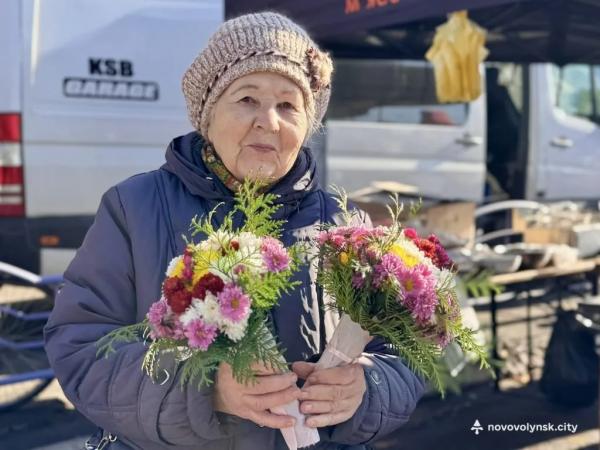 Овочі, фрукти та домашні смаколики: як у Нововолинську ярмаркували | Новини Нововолинська