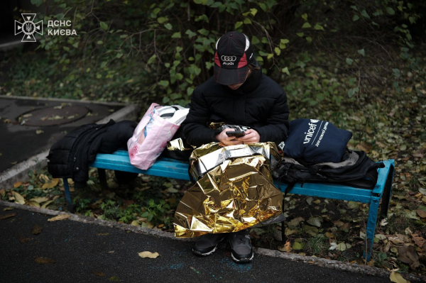 У Деснянському та Оболонському районах Києва завершено відновлювальні роботи після російських атак — троє загиблих, не менше 30 постраждалих - 26 жовтня 2025 :: Донеччина У Деснянському та Оболонському районах Києва завершено відновлювальні роботи після російських атак — троє загиблих, не менше 30 постраждалих - 26 жовтня 2025 :: Донеччина