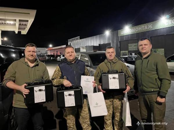 Квадрокоптери, генераторита зарядні станції: з Нововолинська військовим передали необхідне обладнання | Новини Нововолинська