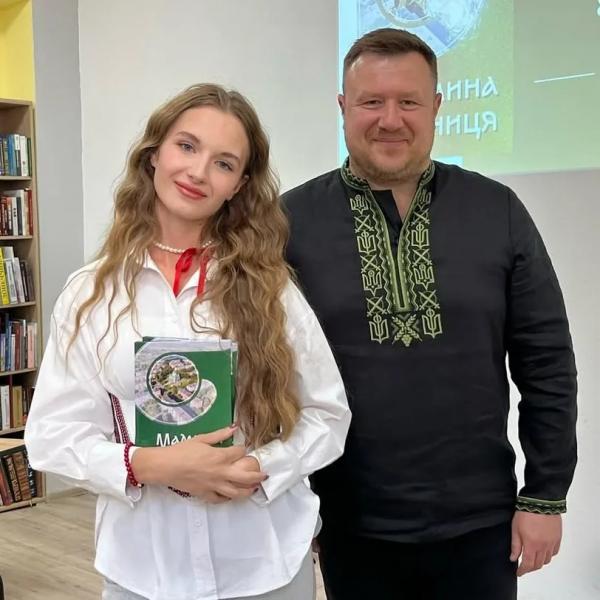 Красуня БУГу: Ангеліна Пикалюк — молода педагогиня, поетеса і SMM-спеціалістка з Нововолинська | Новини Нововолинська