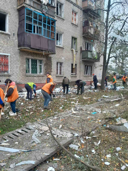 Обстріл Дружківки - пошкоджено будинки - 18 жовтня 2025 :: Донеччина Обстріл Дружківки - пошкоджено будинки - 18 жовтня 2025 :: Донеччина