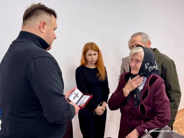 Двох Захисників з Нововолинської громади посмертно відзначили нагородами | Новини Нововолинська