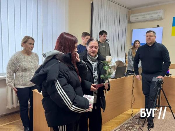У Нововолинську рідним полеглого захисника Михайла Новікова вручили орден «За мужність» | Новини Нововолинська