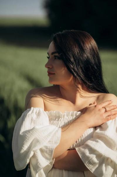 Красуння БУГу: нововолинянка Олександра Якобюк — психолог і логопед, яка дарує дітям віру в себе | Новини Нововолинська Красуння БУГу: нововолинянка Олександра Якобюк — психолог і логопед, яка дарує дітям віру в себе | Новини Нововолинська