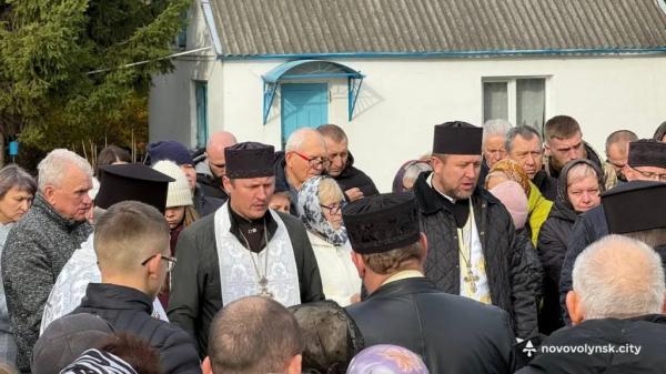 Нововолинська громада попрощалася із загиблим Захисником Павлом Дорощуком | Новини Нововолинська Нововолинська громада попрощалася із загиблим Захисником Павлом Дорощуком | Новини Нововолинська