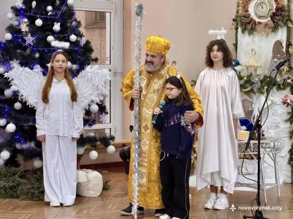 Для дітей Захисників у Нововолинську провели різдвяно-новорічне свято | Новини Нововолинська Для дітей Захисників у Нововолинську провели різдвяно-новорічне свято | Новини Нововолинська