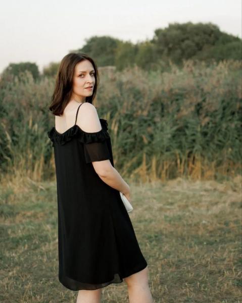 Красуня БУГу: Марта Голян із Нововолинська &mdash; викладачка англійської та ілюстраторка, яка вчиться все життя | Новини Нововолинська