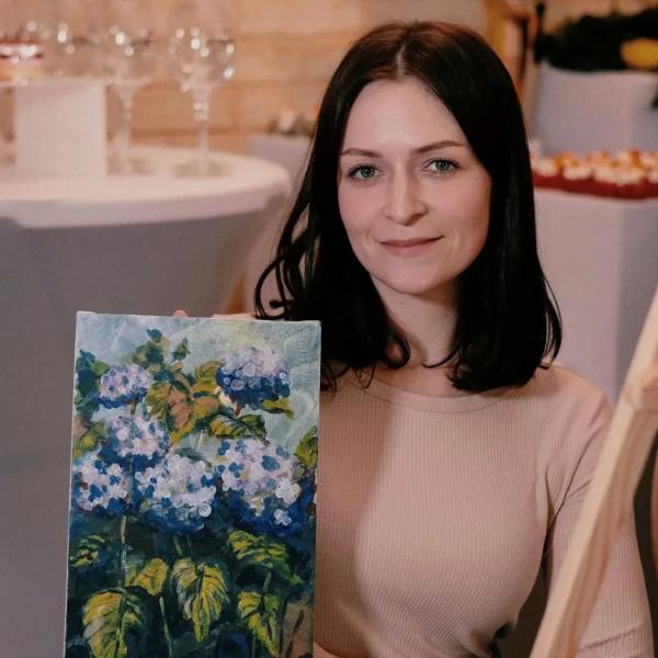 Красуня БУГу: Марта Голян із Нововолинська &mdash; викладачка англійської та ілюстраторка, яка вчиться все життя | Новини Нововолинська