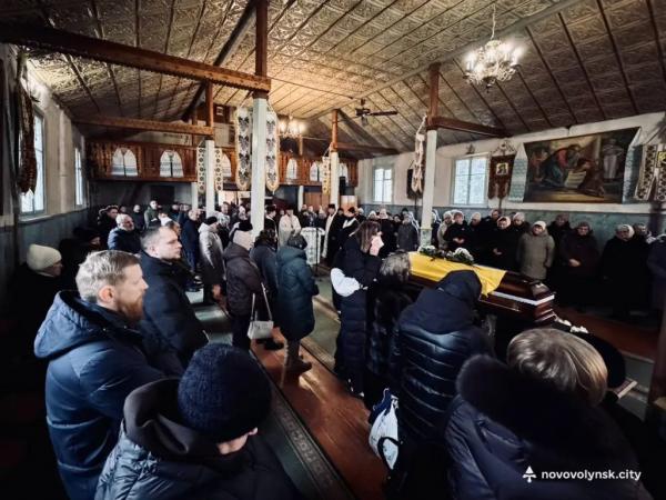 Нововолинська громада попрощалася з Героєм Сергієм Прокоф’євим | Новини Нововолинська