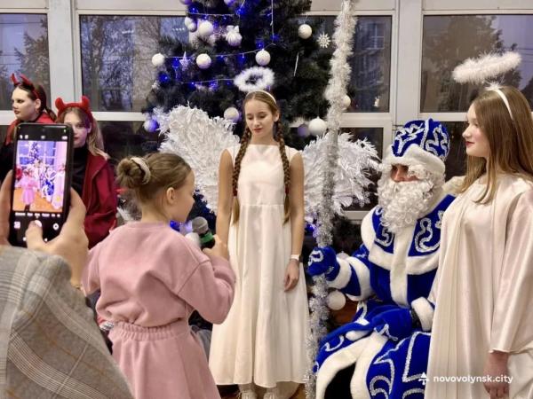 Для дітей Захисників у Нововолинську провели різдвяно-новорічне свято | Новини Нововолинська Для дітей Захисників у Нововолинську провели різдвяно-новорічне свято | Новини Нововолинська