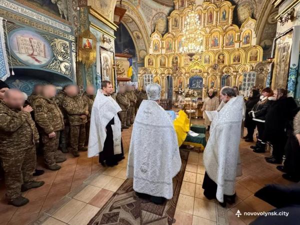 У Нововолинській громаді провели в останню дорогу загиблого Героя | Новини Нововолинська