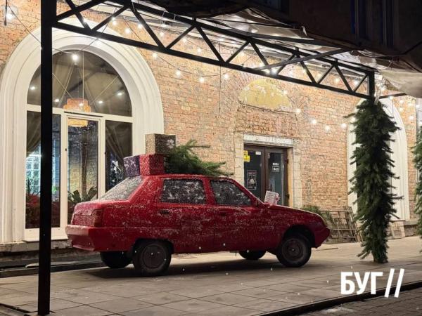 Фото дня: у Нововолинську новорічний настрій на колесах | Новини Нововолинська