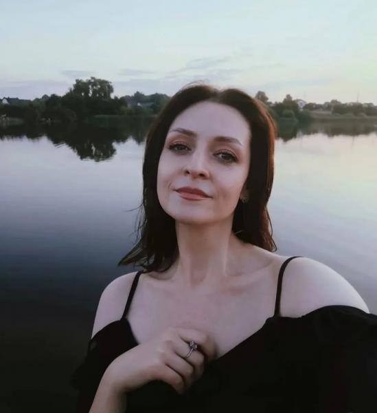 Красуня БУГу: Марта Голян із Нововолинська &mdash; викладачка англійської та ілюстраторка, яка вчиться все життя | Новини Нововолинська