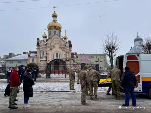 Нововолинськ попрощався із загиблим на фронті воїном Олексієм Куляпіним | Новини Нововолинська