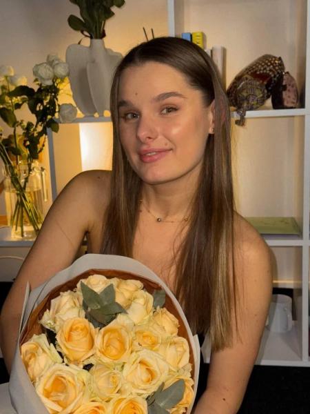 Красуня БУГу: «У світі є лише я і музика». Шлях Анастасії Дячук — композиторки та викладачки вокалу, яка перетворює почуття на звук | Новини Нововолинська Красуня БУГу: «У світі є лише я і музика». Шлях Анастасії Дячук — композиторки та викладачки вокалу, яка перетворює почуття на звук | Новини Нововолинська