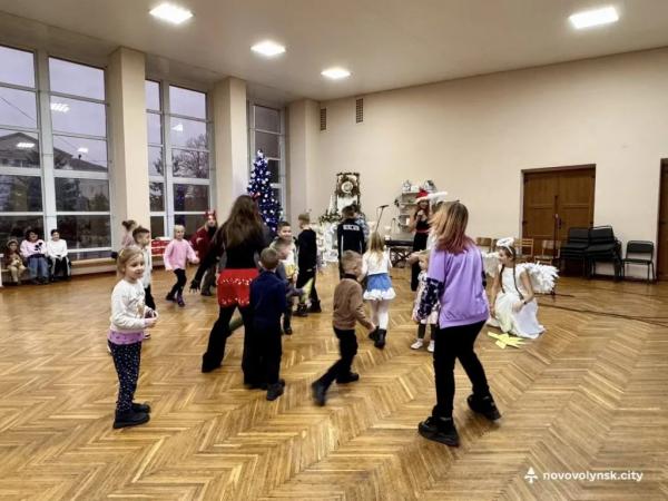 Для дітей Захисників у Нововолинську провели різдвяно-новорічне свято | Новини Нововолинська Для дітей Захисників у Нововолинську провели різдвяно-новорічне свято | Новини Нововолинська