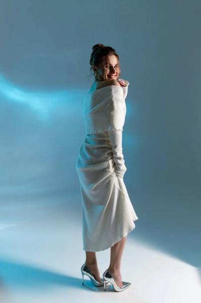 Красуня БУГу: «У світі є лише я і музика». Шлях Анастасії Дячук — композиторки та викладачки вокалу, яка перетворює почуття на звук | Новини Нововолинська Красуня БУГу: «У світі є лише я і музика». Шлях Анастасії Дячук — композиторки та викладачки вокалу, яка перетворює почуття на звук | Новини Нововолинська