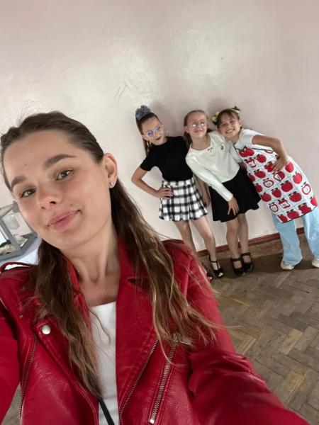 Красуня БУГу: «У світі є лише я і музика». Шлях Анастасії Дячук — композиторки та викладачки вокалу, яка перетворює почуття на звук | Новини Нововолинська Красуня БУГу: «У світі є лише я і музика». Шлях Анастасії Дячук — композиторки та викладачки вокалу, яка перетворює почуття на звук | Новини Нововолинська