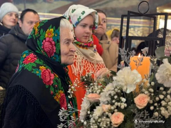 Настоятеля Хресто-Воздвиженського храму у Нововолинську відзначили медаллю &laquo;За заслуги перед містом&raquo; | Новини Нововолинська