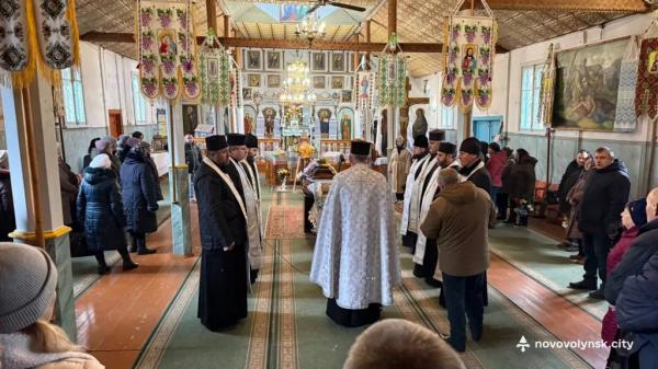 У Нововолинську попрощалися із Героєм Олегом Головенком | Новини Нововолинська У Нововолинську попрощалися із Героєм Олегом Головенком | Новини Нововолинська