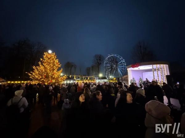 Бійцям 56-ї бригади передали кошти, зібрані в Різдвяному містечку в Нововолинську | Новини Нововолинська Бійцям 56-ї бригади передали кошти, зібрані в Різдвяному містечку в Нововолинську | Новини Нововолинська