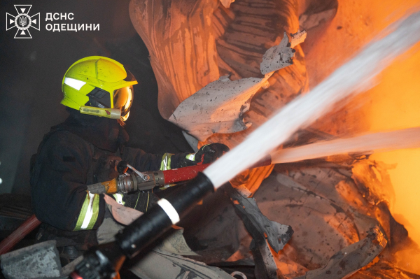 РФ вночі «шахедами» вдарила по Одесі - 04 грудня 2025 :: Донеччина РФ вночі «шахедами» вдарила по Одесі - 04 грудня 2025 :: Донеччина