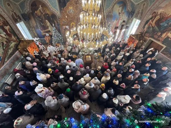 Настоятеля Хресто-Воздвиженського храму у Нововолинську відзначили медаллю &laquo;За заслуги перед містом&raquo; | Новини Нововолинська
