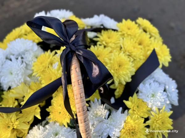 Трагічно загинув у ДТП: громада Нововолинська попрощалася із Захисником Романом Пасальським | Новини Нововолинська