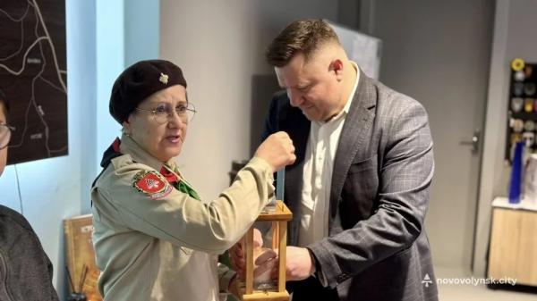 До Нововолинська привезли Вифлеємський вогонь миру | Новини Нововолинська До Нововолинська привезли Вифлеємський вогонь миру | Новини Нововолинська