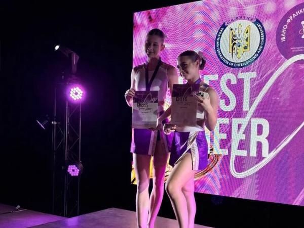 Нововолинські черлідерки здобули нагороди на турнірі в Івано-Франківську | Новини Нововолинська