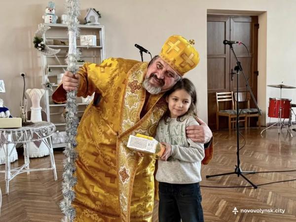 Для дітей Захисників у Нововолинську провели різдвяно-новорічне свято | Новини Нововолинська Для дітей Захисників у Нововолинську провели різдвяно-новорічне свято | Новини Нововолинська